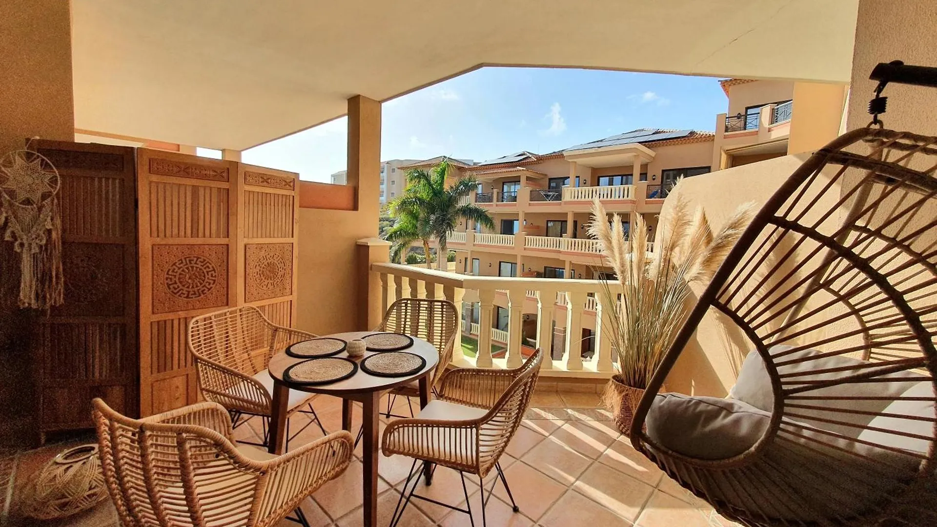 아파트 El Nautico Coral Suite - Oceanview Escape 스페인