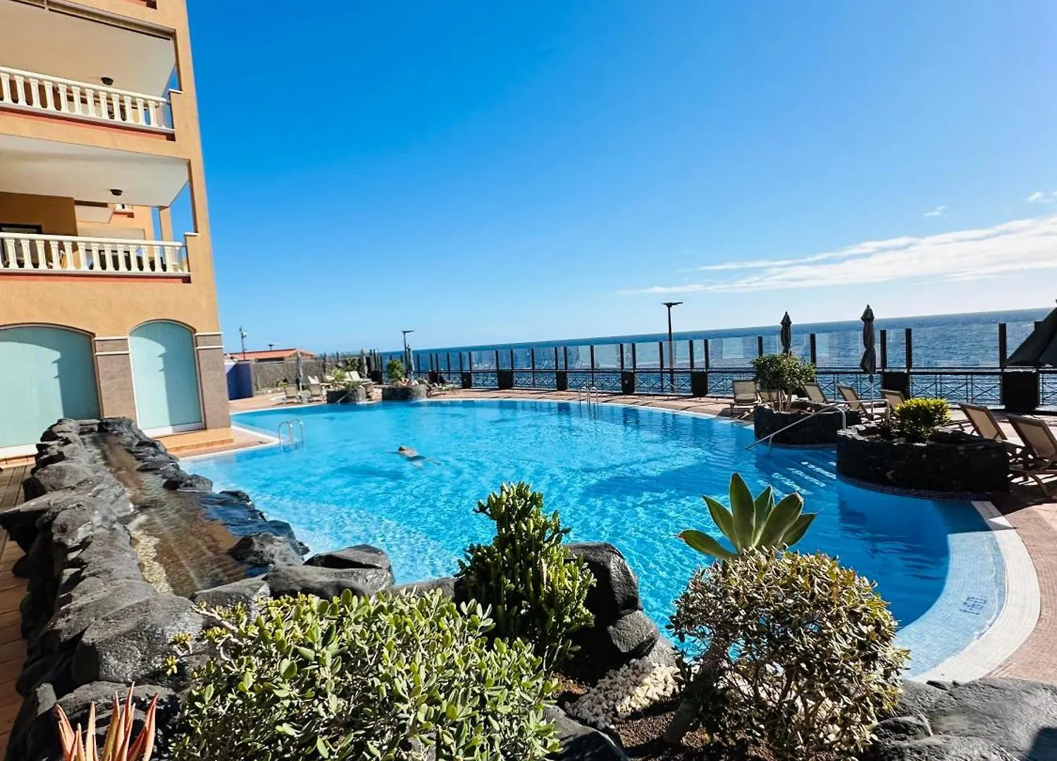 아파트 El Nautico Coral Suite - Oceanview Escape 스페인